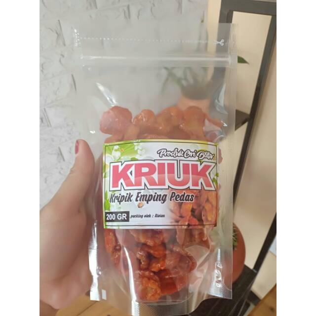 

Keripik melinjo pedas