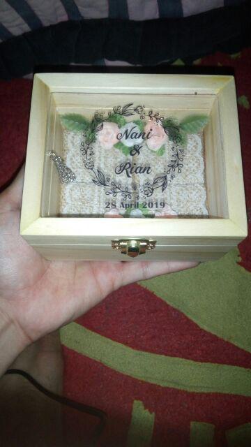 Kotak Cincin Kawin Kayu Akrilik (bantalan Burlap) / Wooden Acrylic Wedding Ring Box