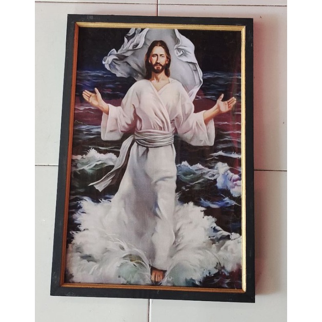 Hiasan dinding lukisan cetak Tuhan Yesus plus bingkai ukuran 65x45