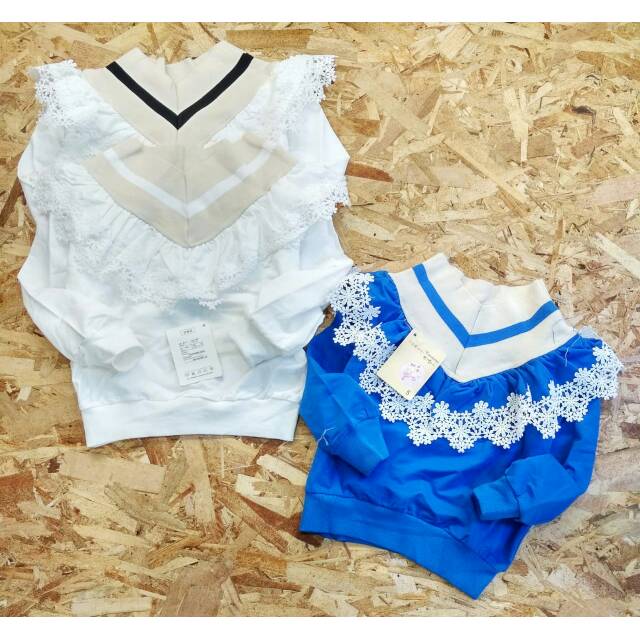 Atasan Sweater Renda