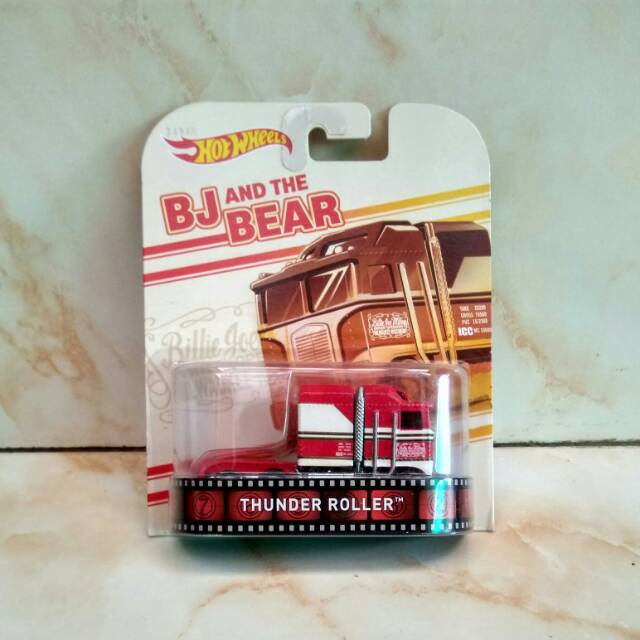 Hot Wheels Retro Ban Karet Truck Thunder Roller BJ And The Bear