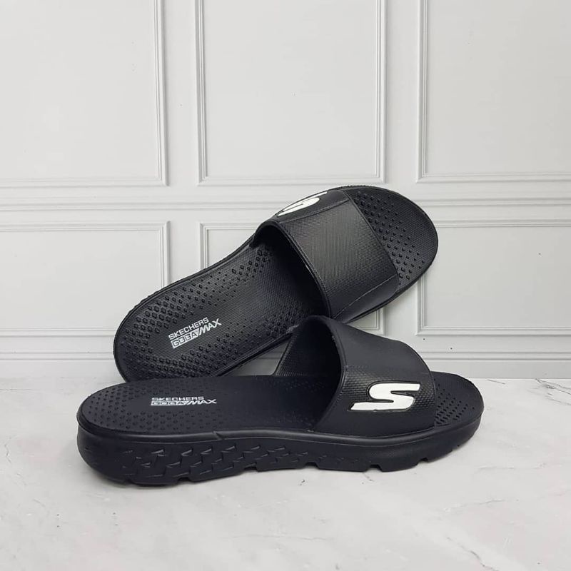 SKETCHER Gowalk max sandal kasual pria / terbaru sepatu datar olahraga pria.