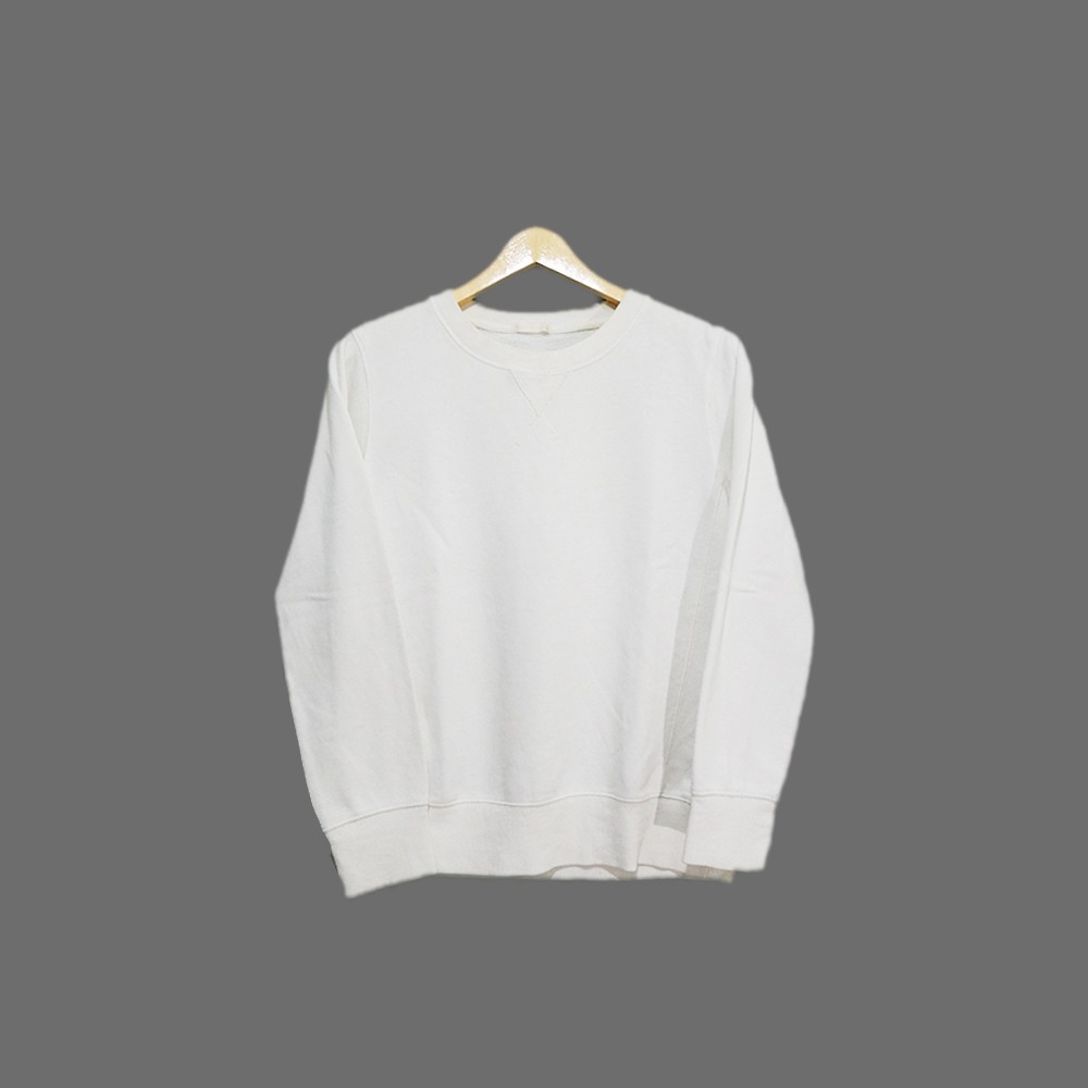 uniqlo white sweatshirt