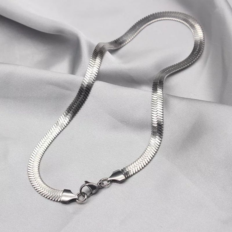 Kalung Titanium Anti Karat Model Pipih Banget Warna Silver