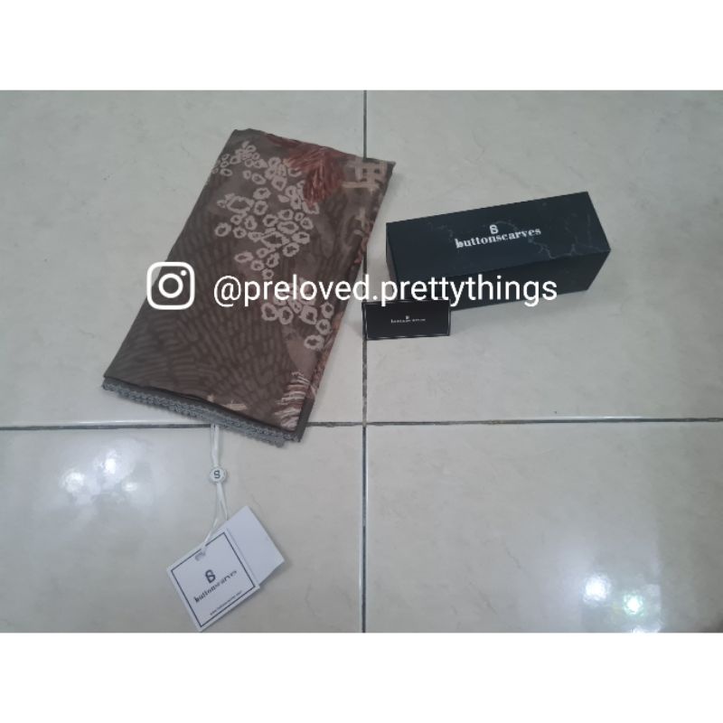 New Bukan Preloved Buttonscarves As Is - Les Amities Reborn Mocha