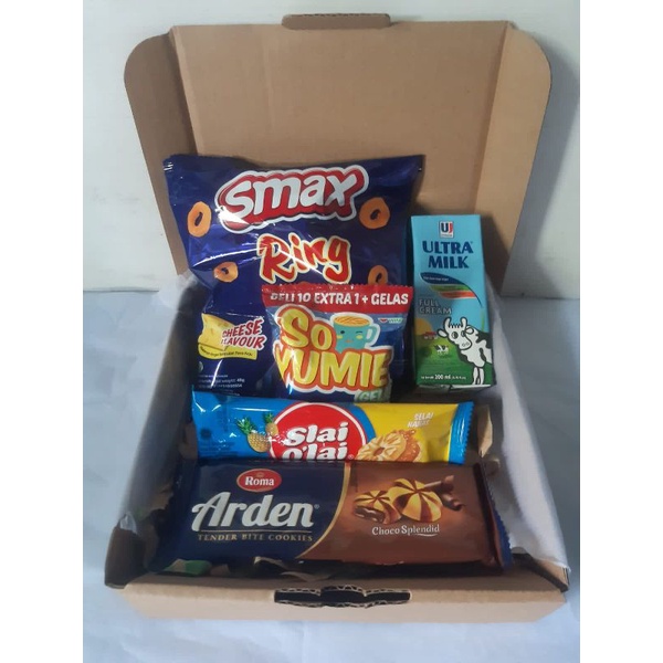 

HAMPERS SNACK BY REQUEST UCAPAN