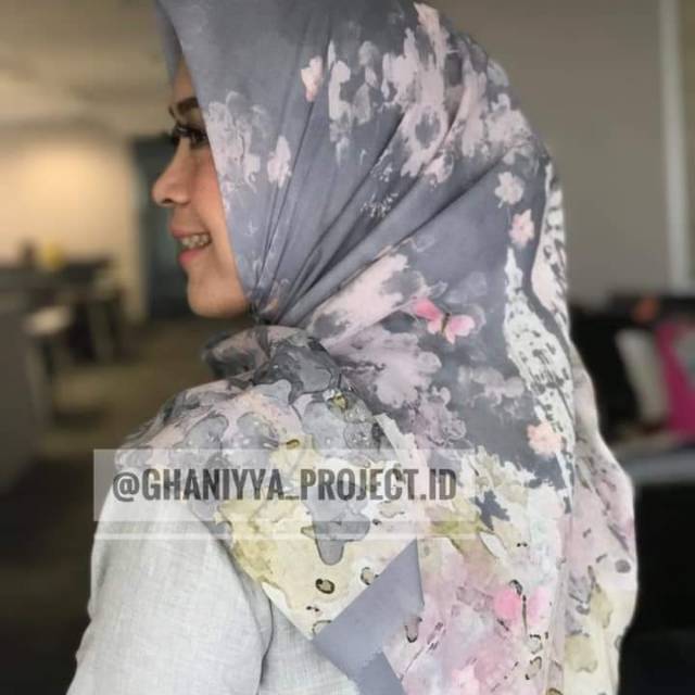 Jingga Scarves motif