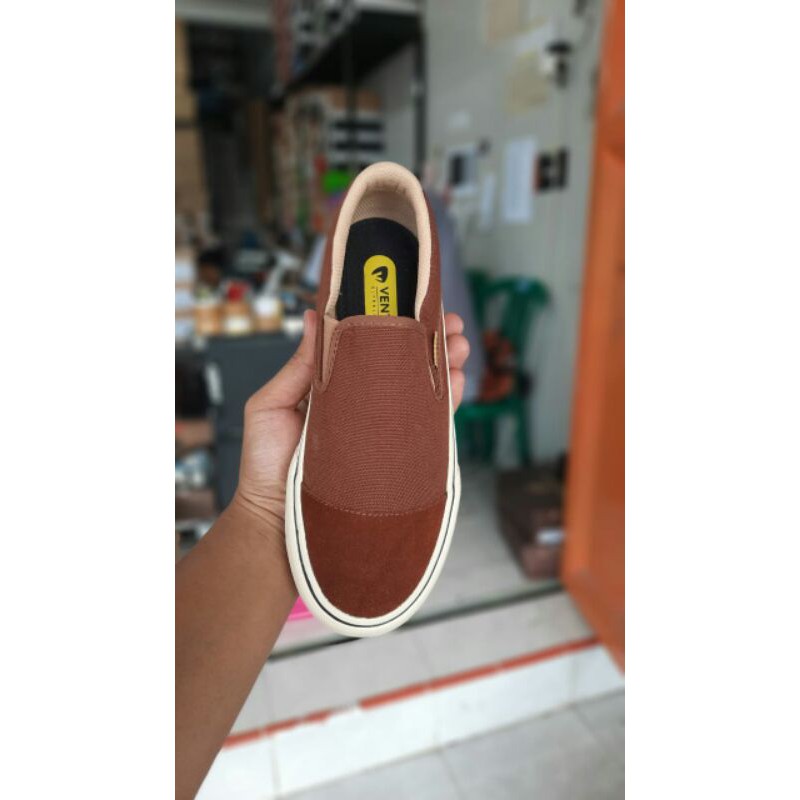 VENTELA URBAN SLIP ON