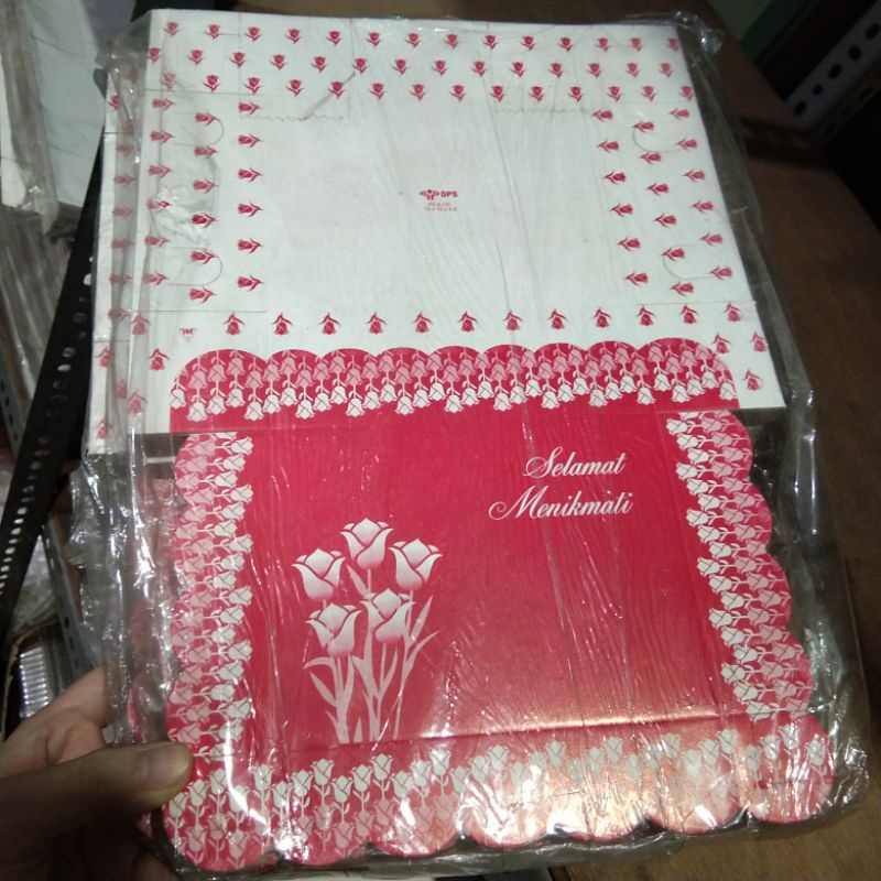 

Dus kotak kue R2 R2K 13x10 x4,5 isi 2 DONAT PUKIS DIMSUM TAKOYAKI SATE LUNCHBOX LUNCH BOX S M L