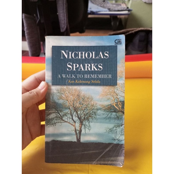 Buku Novel Nicholas Sparks A Walk To Remember