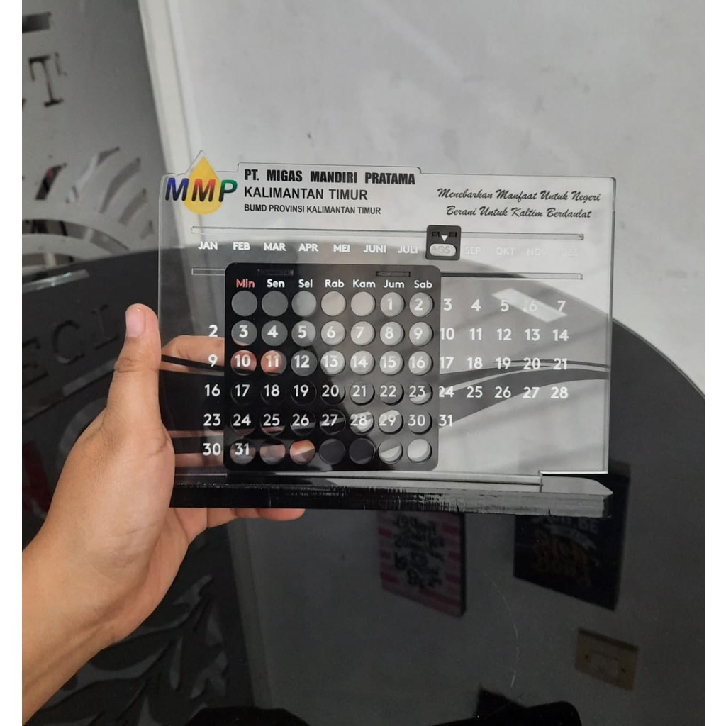 

Kalender Abadi Custom 20x15cm bahan 5mm
