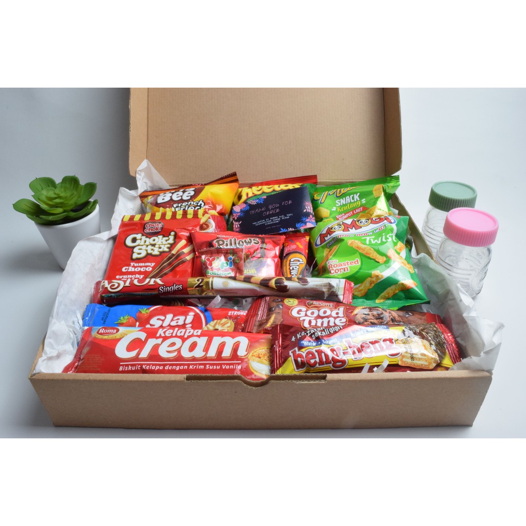 

SNACK BOX / GIFT BOX / HAMPERS / KADO WISUDA MURAH !