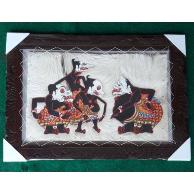 HIASAN KALIGRAFI BESAR WAYANG PUNOKAWAN dari kulit kambing ASLI bingkai ukir