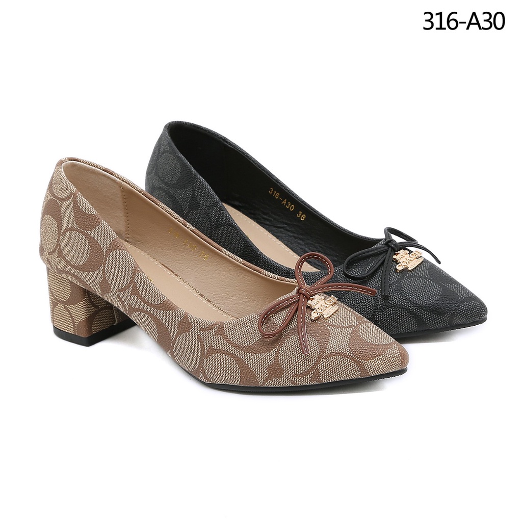 Coa Signature Canvas Blok Heel Pumps 316-A30