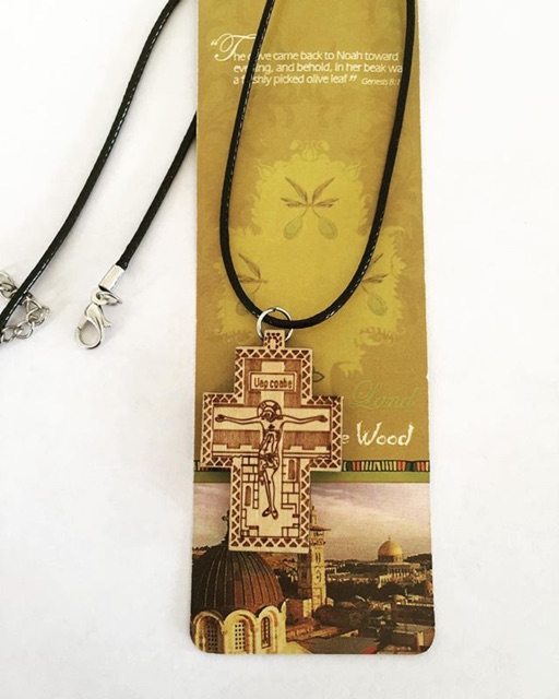 Kalung Tali Salib Kayu Lebar