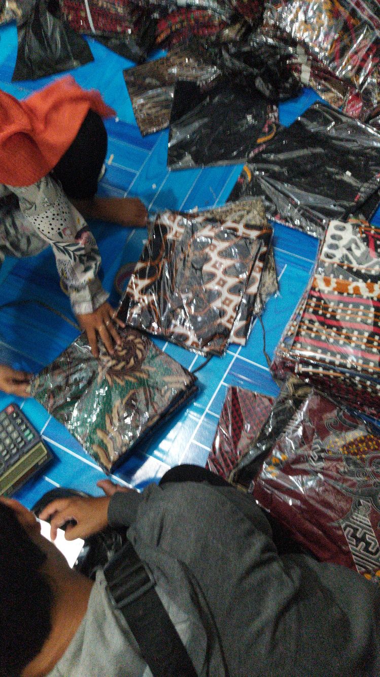 Maura Couple - Sania Ruffle Batik Couple Ori  Ndoro Jowi Dnt Garasi Termurah  Shopee - Couple Reno