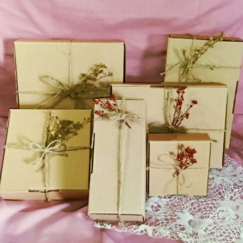 

GIFT BOX/KOTAK HADIAH/ULANG TAHUN/WISUDA