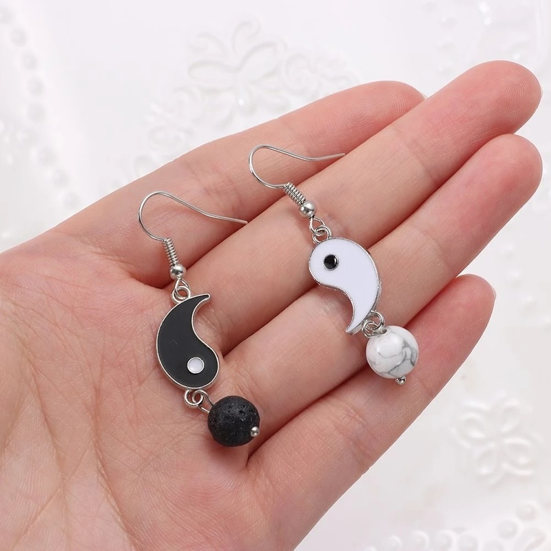 1 Pasang Anting Manik-Manik Batu Yin Yang Tai Chi Bahan Alloy Gaya Vintage Untuk Wanita