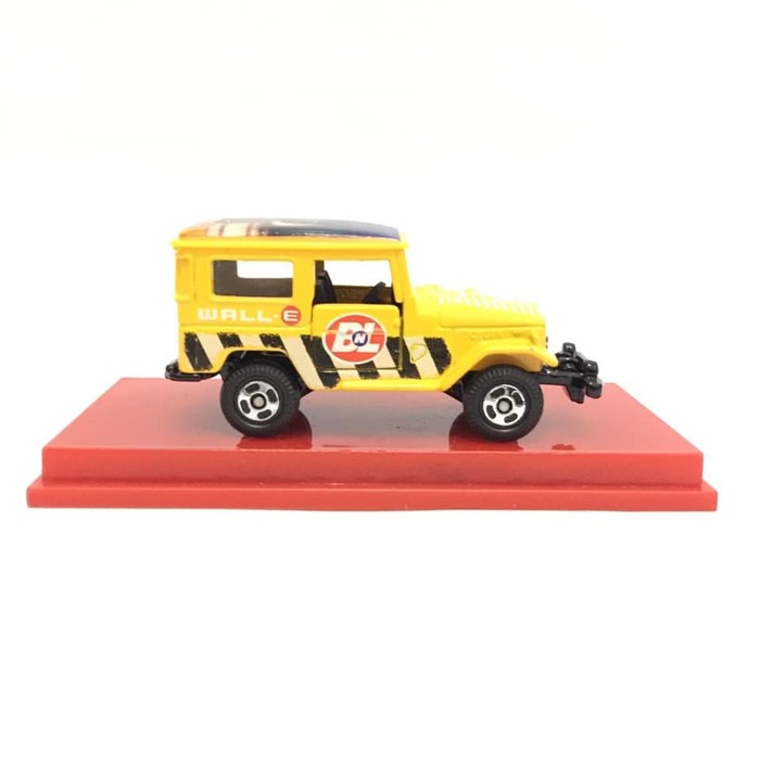 Tomica Disney D-42 Wall-e Toyota Land Cruiser