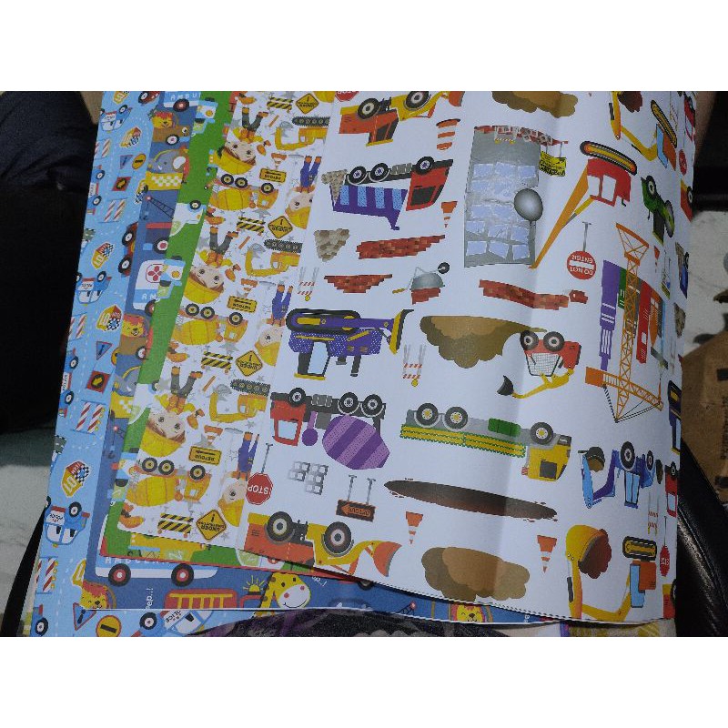 Kertas Kado karakter lucu lucu