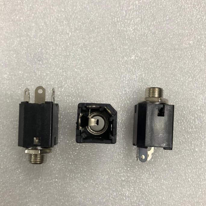 Soket Mic Mono Pvc Soket Akai Mono Elektronik-8889 Kualitas Baik