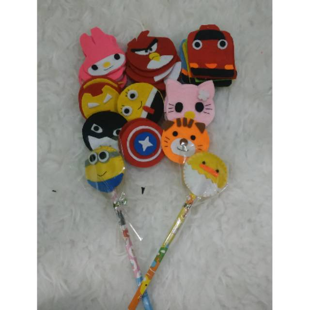 

Pensil flanel karakter