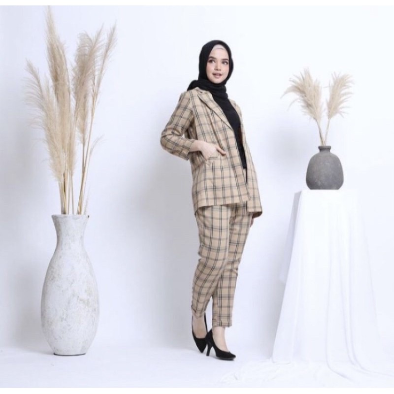 KYARA SET CREAM By Mabelle Indonesia