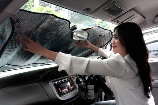 Tabir surya aluminium penahan panas mobil sun shade