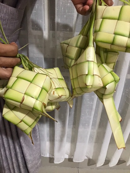 10biji Ketupat Kosong, Cangkang Ketupat