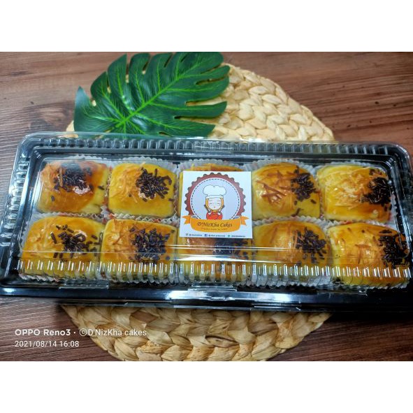 

D"NizKha Cakes Bolen Lumer isi Pisang Cokelat Keju 1 Box mika 10 pcs