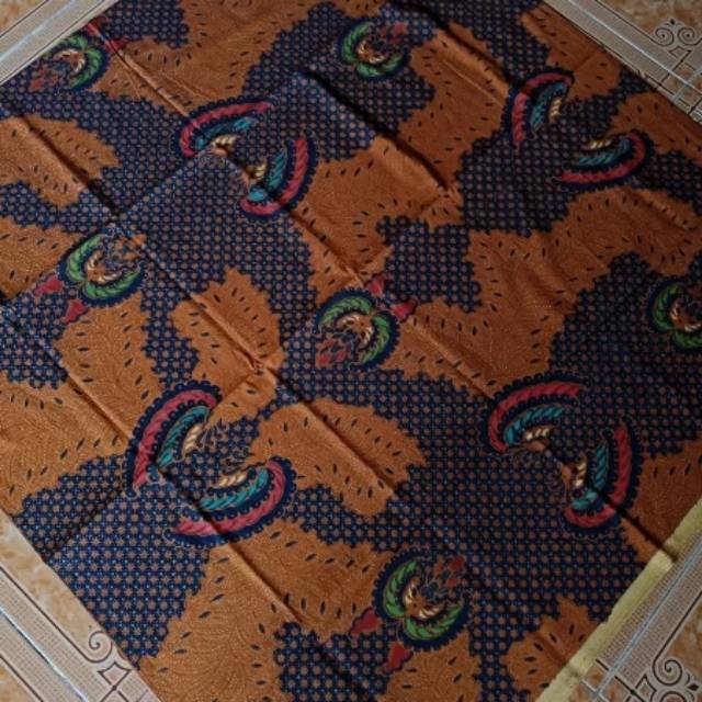 Kain batik solo motif truntum
