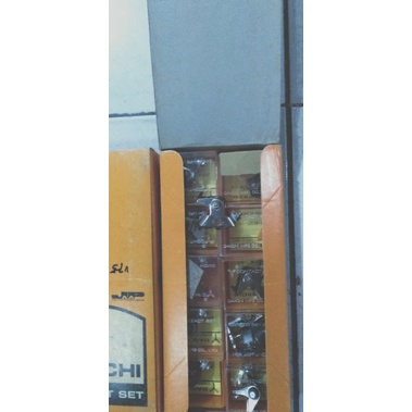 platina Yamaha V75Daichi