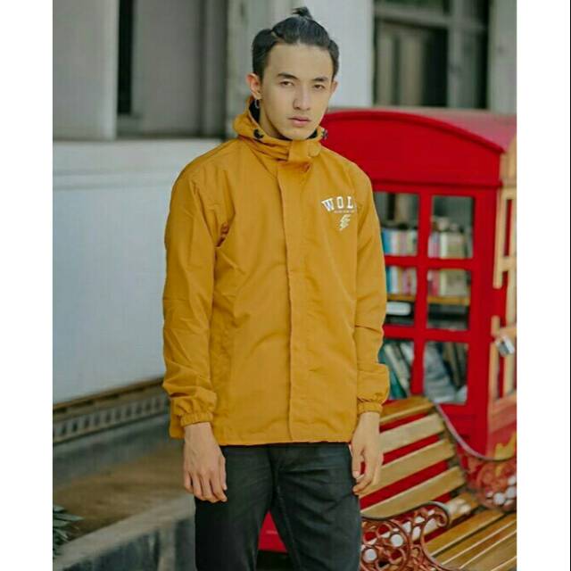 Jaket Parasut Pria Wind Breaker Wolv