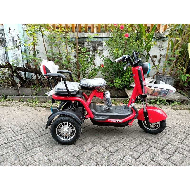 scoter listrik roda 3