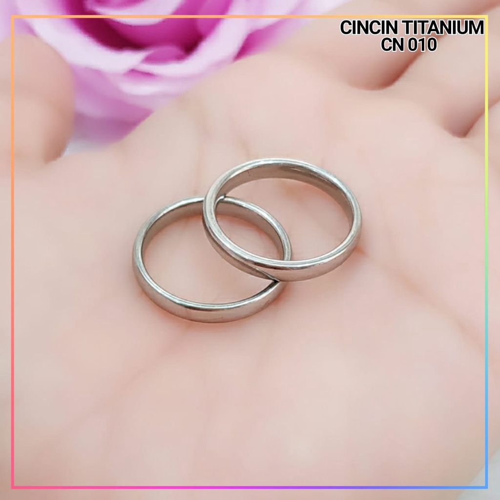 Cincin Titanium/stainless steel couple harga/1biji cincin tunangan elegan polos simple perhiasan lapis emas silver CN 010