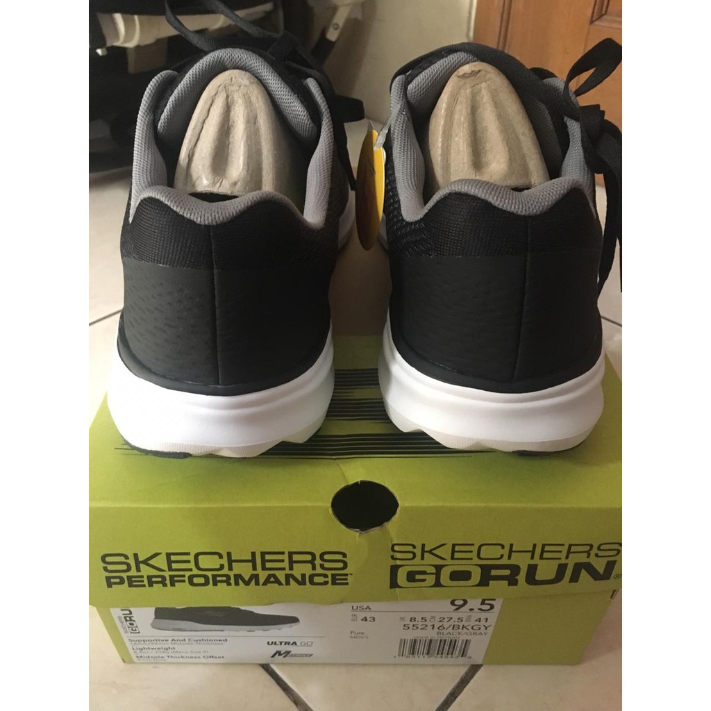sepatu futsal skechers