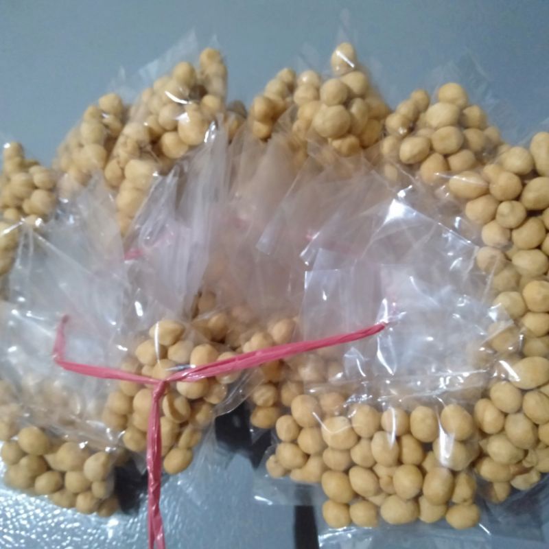 

kacang telur manis per 1 ikat isi 50 pics / biji