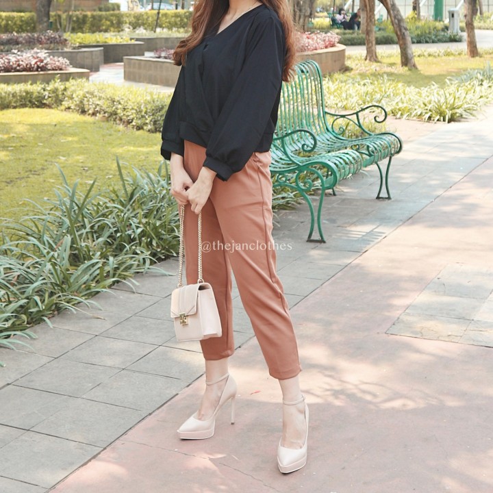 Lossy pant mocca - Thejanclothes