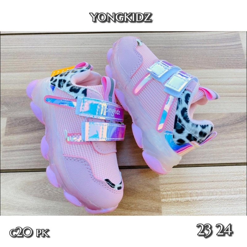 sepatu led pink anak