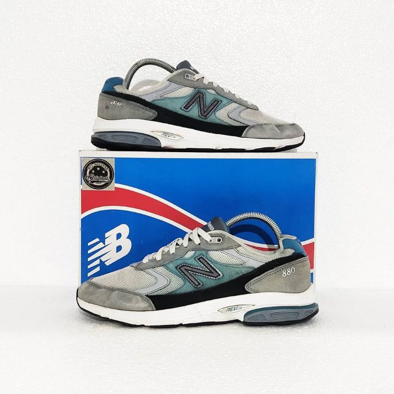 NEW BALANCE 880 REVlite