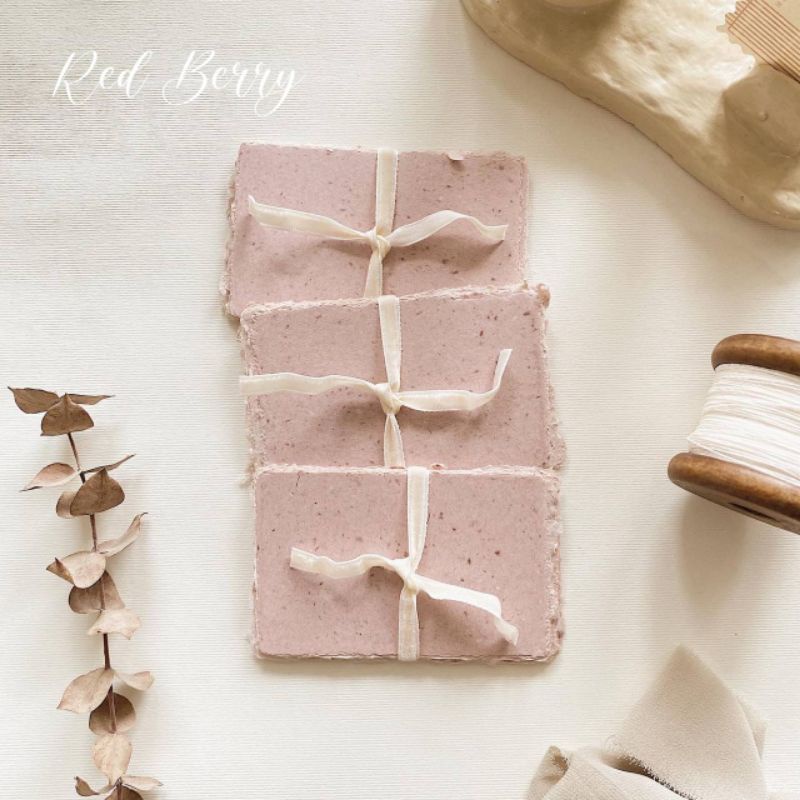 

Red Berry Handmade Paper by Cikitaciki Bussiness Card Size 10 Sheet