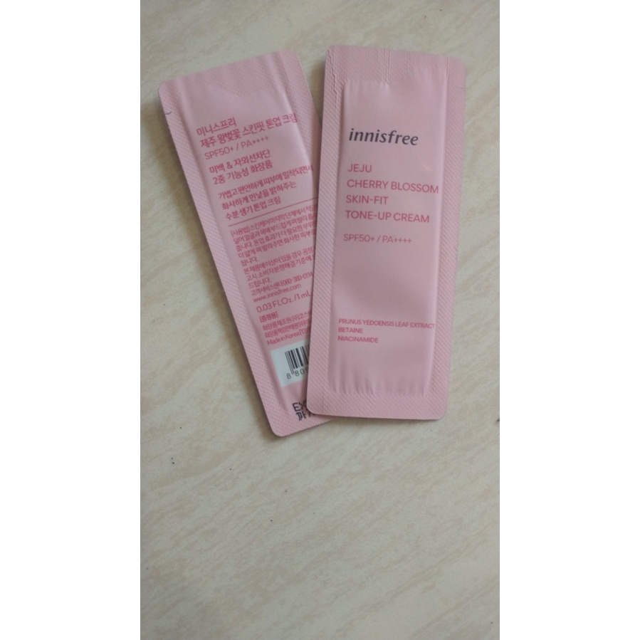 INNISFREE Jeju Cherry Blossom SKIN-FIT TONE UP SPF 50+/PA 1ML SAMPLE