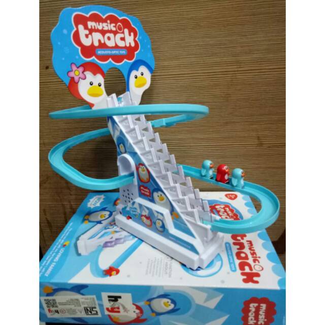 MAINAN PENGUIN SLIDE