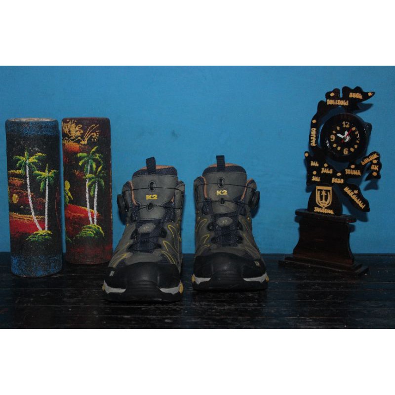 Sepatu outdoor second (K2)