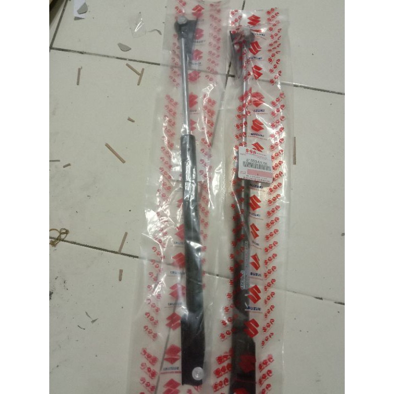 Shock Bagasi Pintu Belakang Apv 1 set 2 pcs Hidrolik bagasi pintu belakang Suzuki Apv