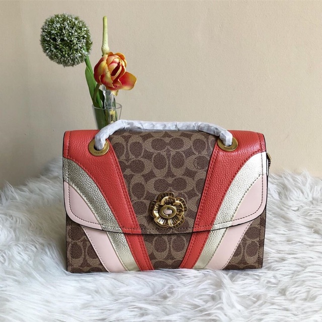 

Coach Parker Sugnature eith wave patchwork