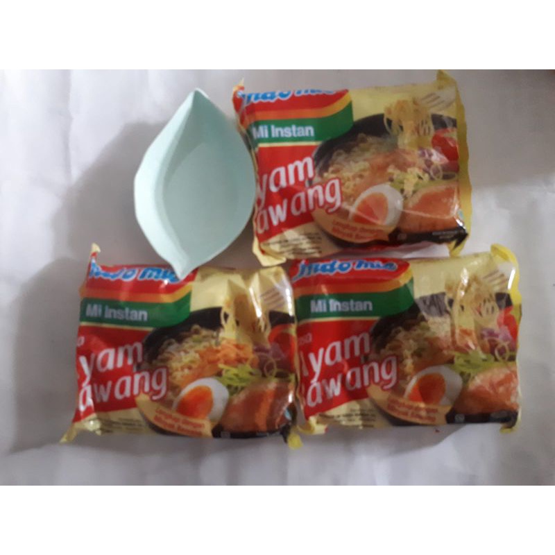 

indomie + tmpt saos kecil