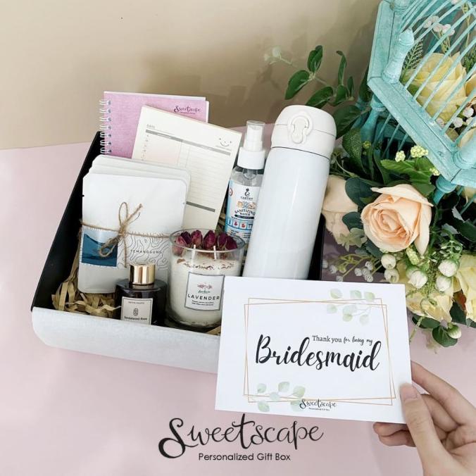

GIFT BOX PACKAGE 233-PAKET HAMPERS 233 - BRIDESMAID GIFTBOX SCS543D3