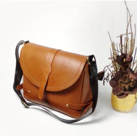 Tas Kulit Garut Tas Selempang Wanita Tas Kulit Sapi Pull Up