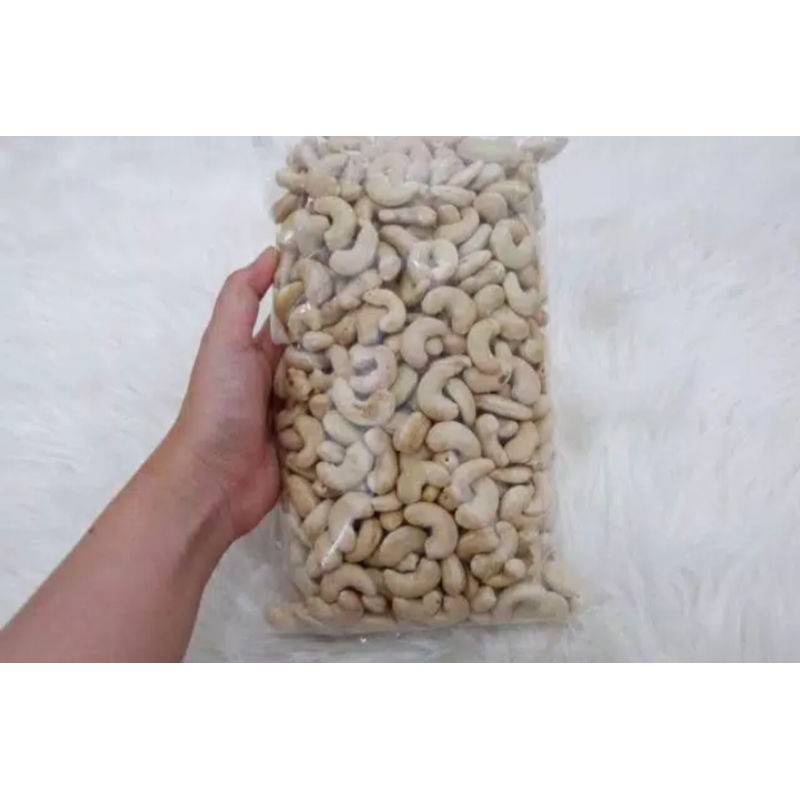 

Kacang Mete Mentah PREMIUM 1KG